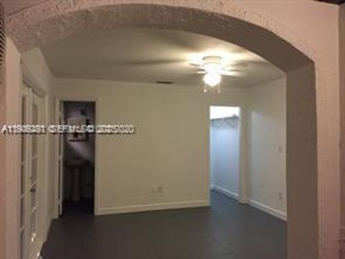 b-3689 Nw 14th St, Miami, FL, 33125-1705 | Card Image