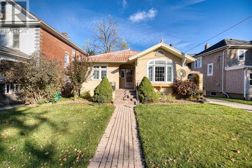 104 Bald Street, Welland (Prince Charles), ON, L3C5C3 | Card Image
