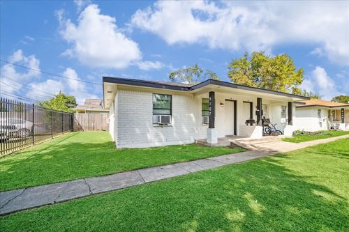 5107 Clover St, Houston, TX, 77033-3903 | Card Image