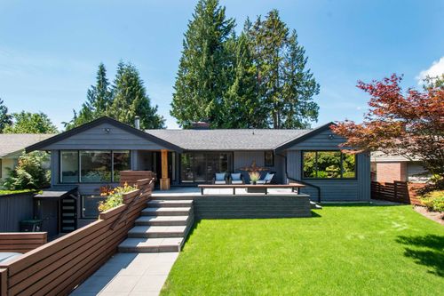 3855 Hillcrest Avenue, North Vancouver, BC, V7R4B7 | Card Image