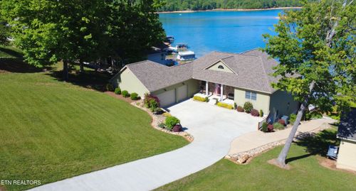 374 Norris Crest Dr, La Follette, TN, 37766-8524 | Card Image