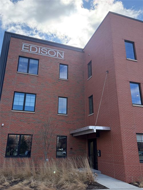 unit-305-450 Sw 7th St, Des Moines, IA, 50309-4773 | Card Image