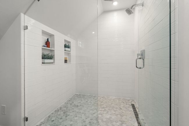 79-79 - 77 Central Ave, Condo with 4 bedrooms, 3 bathrooms and 2 parking in Newton MA | Image 19