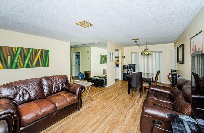 Living Room | Image 32