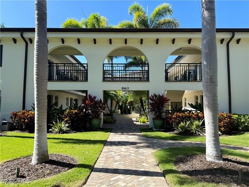 103-960 7th St S, NAPLES, FL, 34102-6909 | Card Image