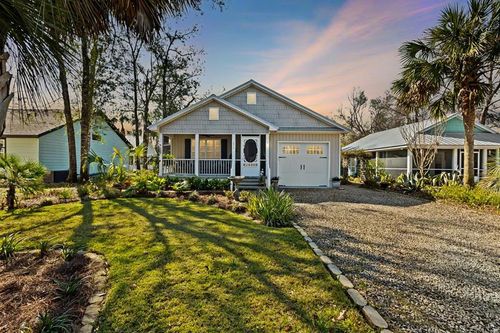 1012 2nd Ave Se, STEINHATCHEE, FL, 32359-2695 | Card Image