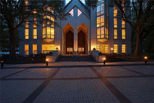 207-2870 Pharr Court South Nw, Atlanta, GA, 30305-2100 | Card Image