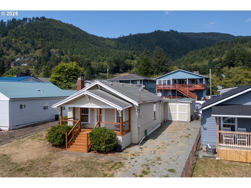 210 Cypress Ave, Garibaldi, OR, 97118-1208 | Card Image