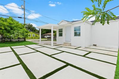 2004 Nw 71st St, House other with 3 bedrooms, 2 bathrooms and null parking in Miami FL | Image 3