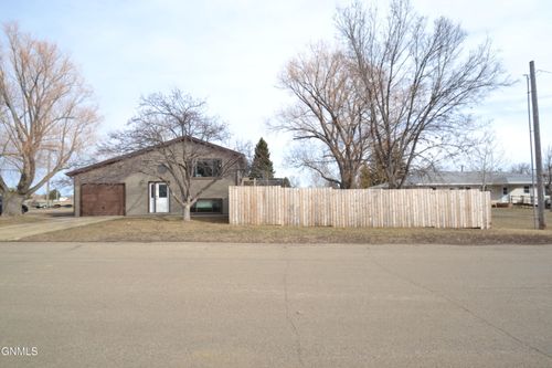 411 Grant Street N, Carson, ND, 58529 | Card Image