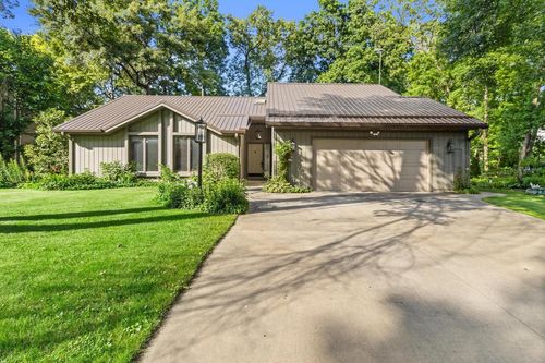 4206 Fox Hills Drive, Janesville, WI, 53546 | Card Image