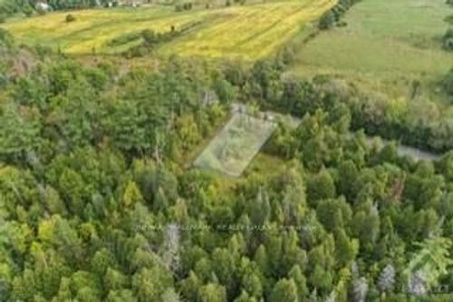 4835 Canon Smith Dr, Fitzroy Harbour, ON, K0A1X0 | Card Image