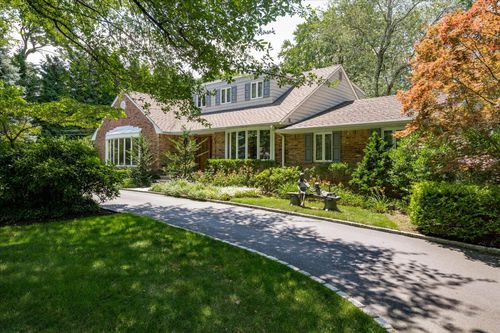 14 Pine Dr, Oyster Bay, NY, 11771-3611 | Card Image