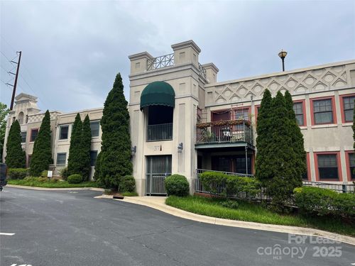 apt-e302-37 Hiawassee St, Asheville, NC, 28801-7713 | Card Image