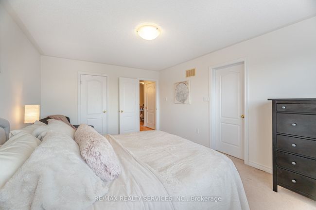 21 Cedarbrook Rd, House attached with 3 bedrooms, 3 bathrooms and 1 parking in Brampton ON | Image 19