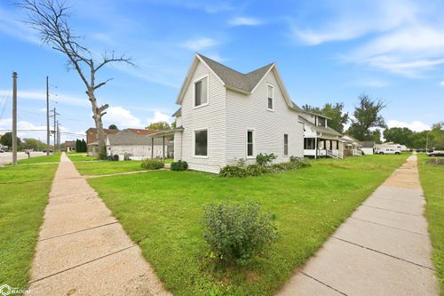 52 6th St, Woodbine, IA, 51579-1141 | Card Image