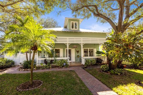 637 Scotland St, DUNEDIN, FL, 34698-7122 | Card Image