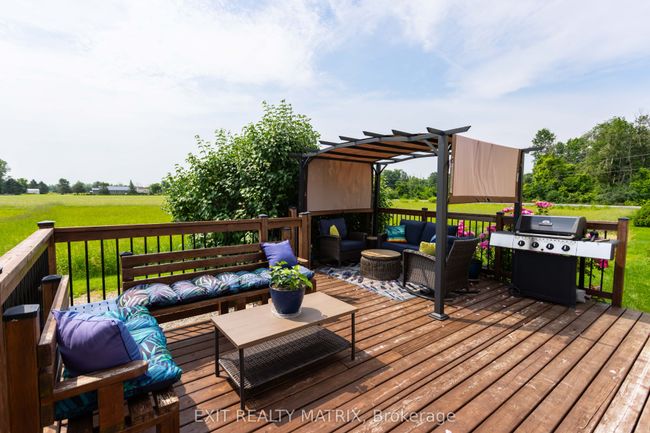 1467 Wade Rd, Home with 4 bedrooms, 2 bathrooms and 18 parking in Russell ON | Image 32