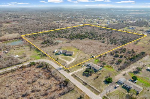 537 Mesa Dr, Del Valle, TX, 78617-5642 | Card Image