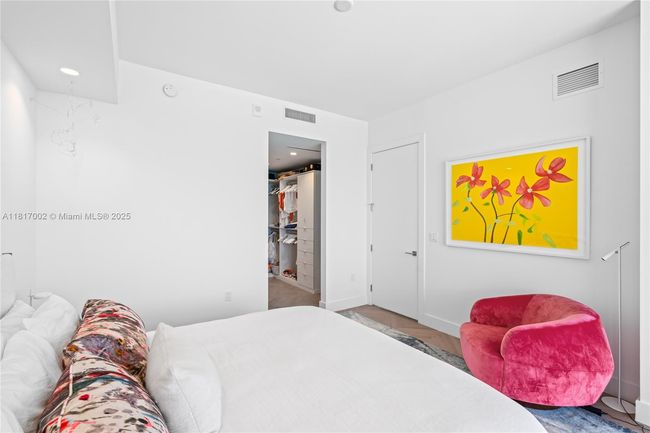 APT-1602 - 5775 Collins Ave, Condo with 2 bedrooms, 3 bathrooms and null parking in Miami Beach FL | Image 55