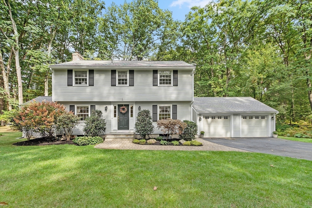 Autumn Ln, Carlisle, MA 01741