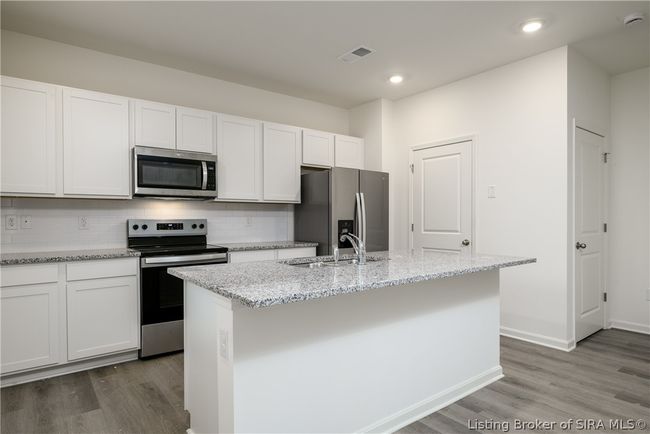 812 Haley Ln, Home with 3 bedrooms, 3 bathrooms and null parking in Jeffersonville IN | Image 12
