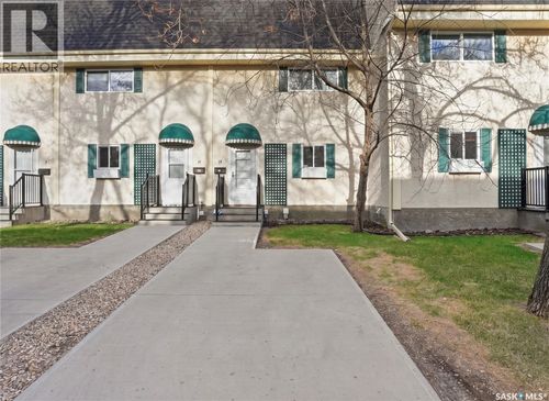 15 Killarney Way, Regina, SK, S4S6X8 | Card Image
