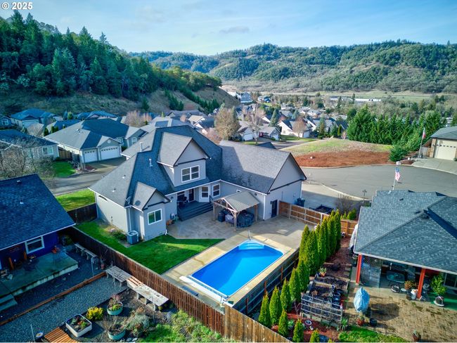 459 Oak Valley Loop, House other with 4 bedrooms, 4 bathrooms and 3 parking in Winchester OR | Image 42