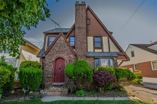 207 New Hyde Park Road, Hempstead, NY, 11040 | Card Image