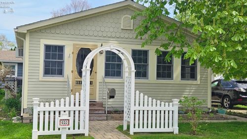 453 Lynn Ave, Lakeside, OH, 43440-1427 | Card Image