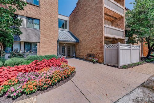 314-950 E Rue De La Banque, St Louis, MO, 63141 | Card Image