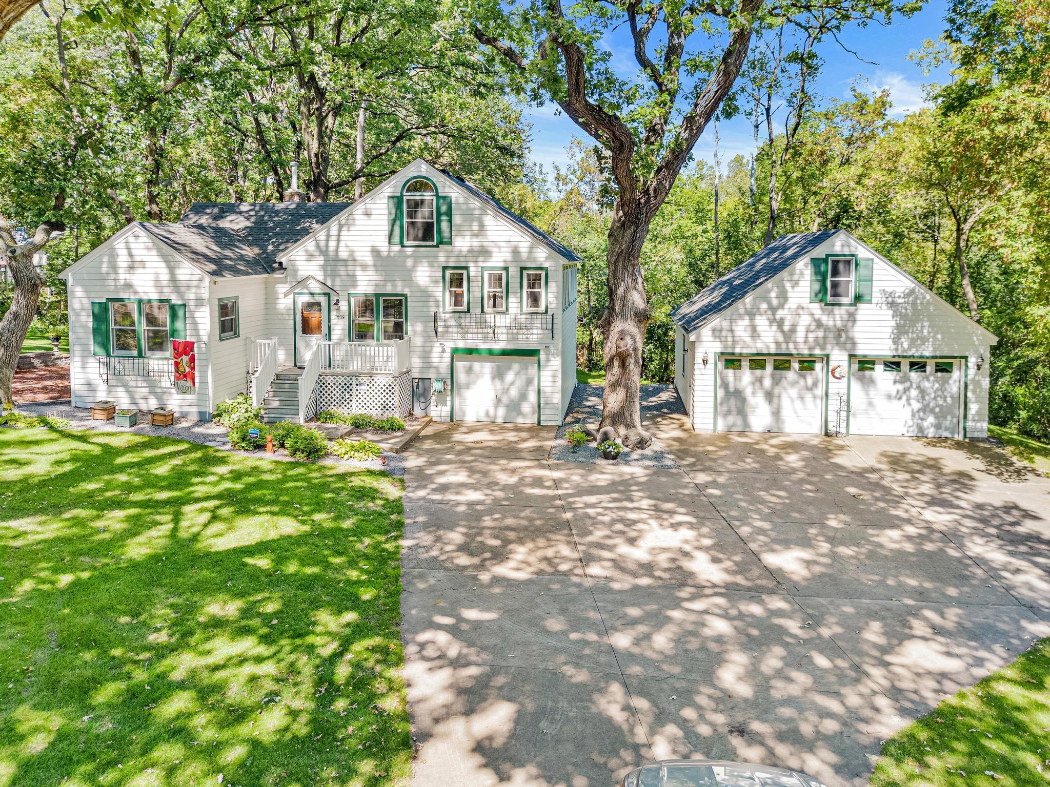 County Road H , Saint Paul, MN 55112