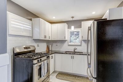 327 E 12 Th St, House other with 2 bedrooms, 2 bathrooms and 7 parking in Hamilton ON | Image 2