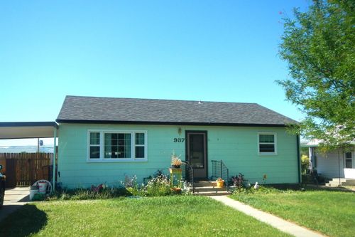 937 Fremont St, Thermopolis, WY, 82443-2928 | Card Image