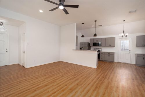 7804 Gladstone St, Houston, TX, 77051-1556 | Card Image