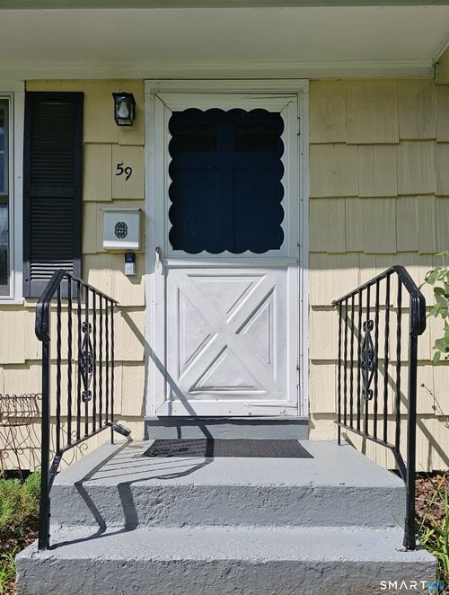 59 Springwood Dr, Trumbull, CT, 06611-3641 | Card Image