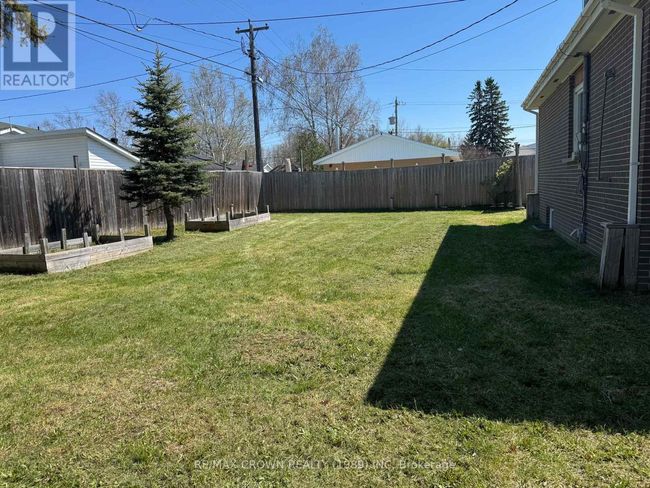 27 Ottawa St, House other with 3 bedrooms, 1 bathrooms and 3 parking in Kapuskasing ON | Image 41