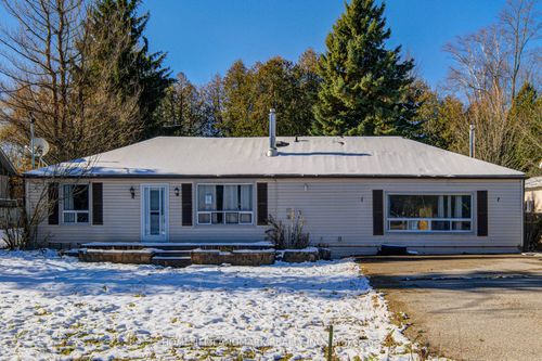 21654 Warden Ave, Queensville, ON, L0G1R0 | Card Image