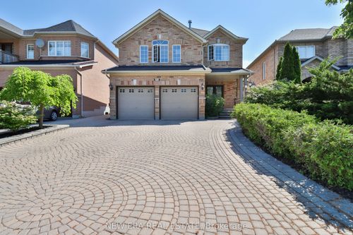 693 Gypsy Fly Cres, Mississauga, ON, L5W1H5 | Card Image
