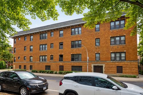 2w-2125 E 67th Street, Chicago, IL, 60649 | Card Image