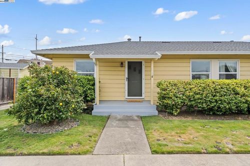 218 Cypress St, Alameda, CA, 94501-1815 | Card Image