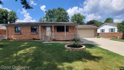 46075 Hecker Dr, Utica, MI, 48317-5760 | Card Image