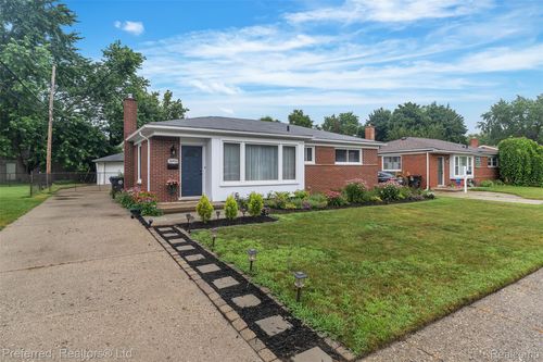 34958 Parkdale St, Livonia, MI, 48150-2670 | Card Image
