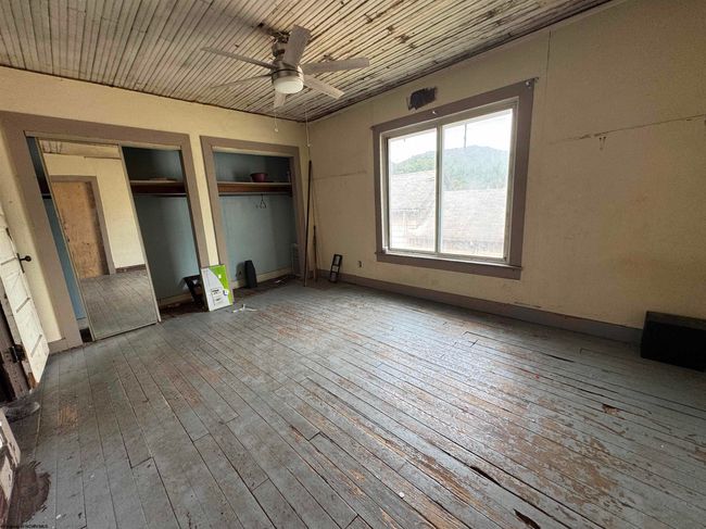 808 W 2 Nd St, House other with 5 bedrooms, 2 bathrooms and 3 parking in Weston WV | Image 8