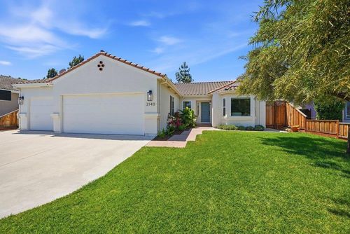 2140 Calistoga Dr, Hollister, CA, 95023 | Card Image