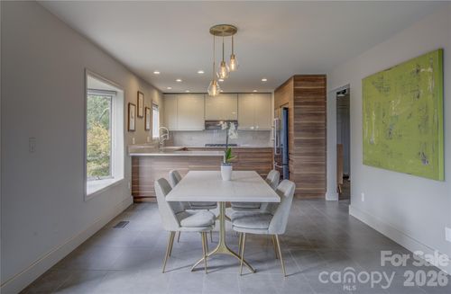 204 Fleetwood Plz, Hendersonville, NC, 28739-8302 | Card Image