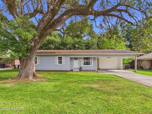 172 Eckart Dr, New Iberia, LA, 70560-1413 | Card Image
