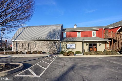 3610 E Newport Rd, GORDONVILLE, PA, 17529-9687 | Card Image