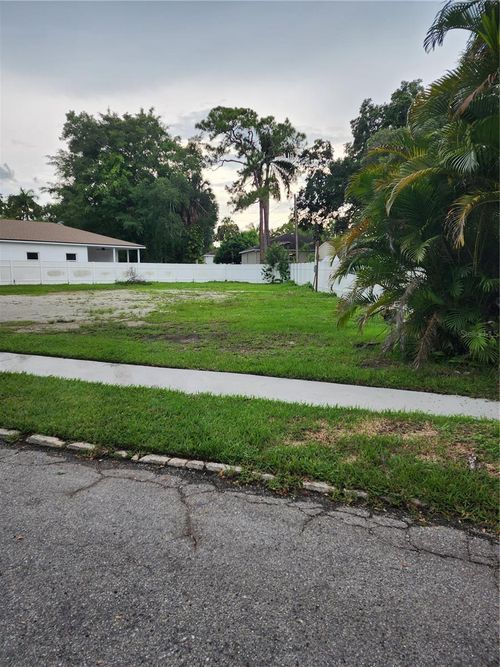 120 Brown St, BRADENTON, FL, 34208-1722 | Card Image
