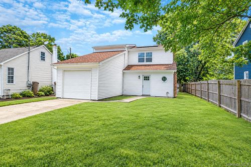 35 Lombardy Drive, Brookhaven, NY, 11967 | Card Image